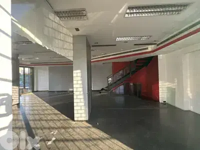 Showroom for rent in Jdeideh - معرض للإيجار في جديدة