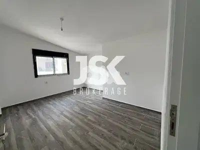 L17872 - Apartment With Terrace For Sale in Adma