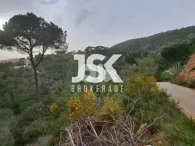 L17986 - 1,900 SQM Land For Sale in Baabdat