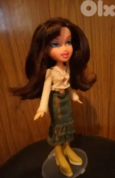 Bratz STYLE IT DANA 1st Edition MGA03 Great doll wearing her own=35$