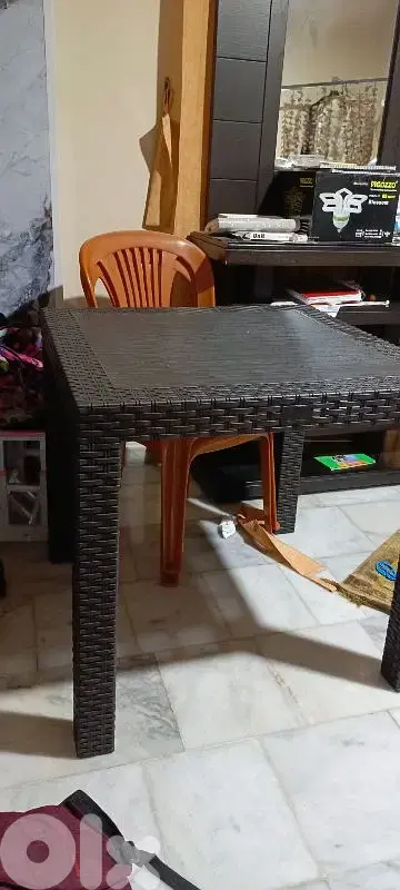 طاولة مطبخ او شرفة