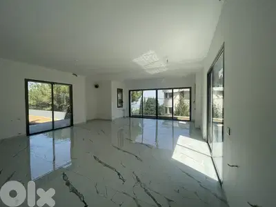 Luxurious 400 SQM Garden Apartment for Sale In Hbous