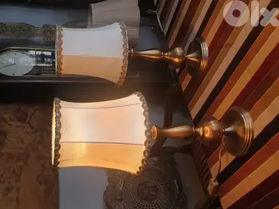 2 bronze english lamps