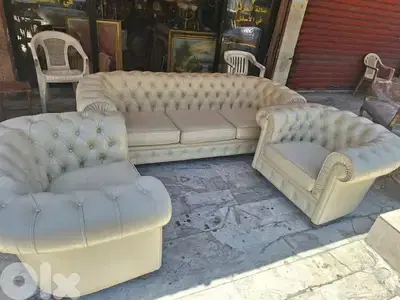 salon chesterfield original England amazing white color