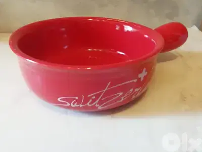 Bright red glazed Switserland caquelon clay 2 liter capacity for 2-4 p