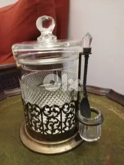 قطعتين من الروائع للزيتون والسكر