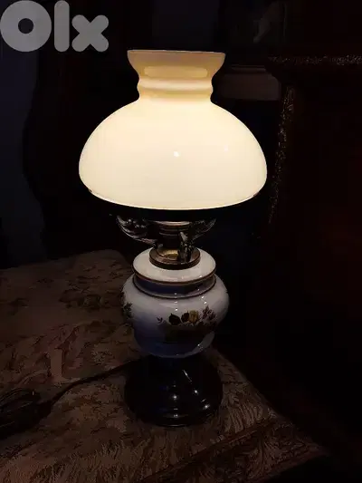 porcelain and opaline lamp