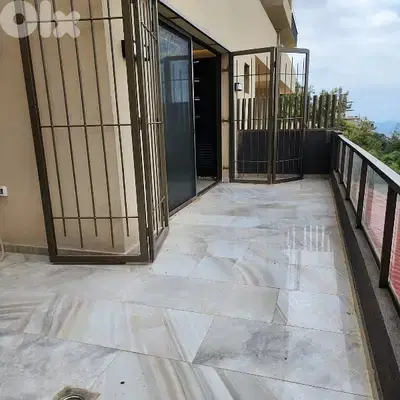apartment For sale in cornet hamra شقة للبيع في قرنة الحمرا