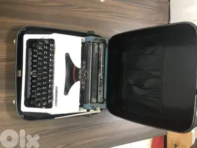 الة كاتبة typewriter