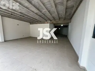 L18784-Duplex Shop For Rent On The Main Road In Adma