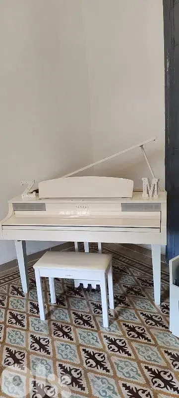 YAMAHA GRAND PIANO