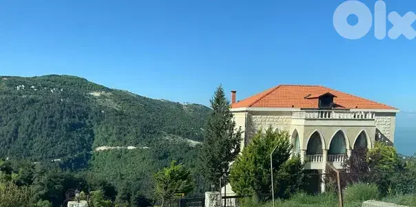 Villa for sale in azra فيلا للبيع في العزرا