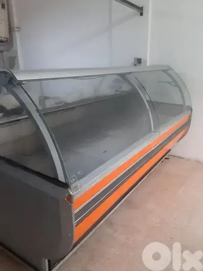 براد عرض إيطالي عرض ٢٢٠ م
