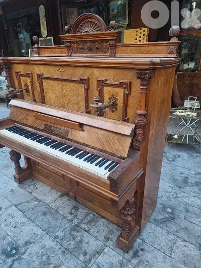 بيانو ملوكية روعة الفخامة والجمال شغال ممتاز خشب جوز حفر يدوي piano
