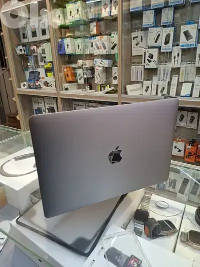 Used apple macbook pro 13 8/256 gb  Cor i5 2018  374 cycle