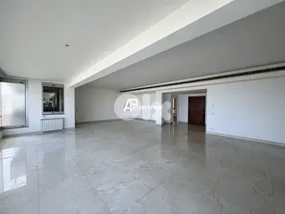 Sea View Apartment for Rent in Achrafieh - شقة للأجار في الأشرفية