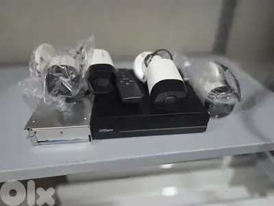Dahua DVR 8 Channels + 5 Cameras + Power Supply