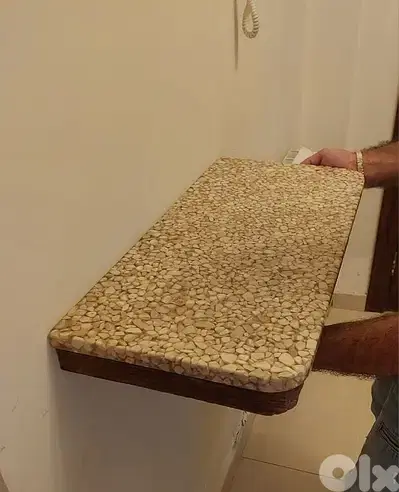 Console suspended hand made. . . ktir mratab,albo ba7es ta7et 2zezto