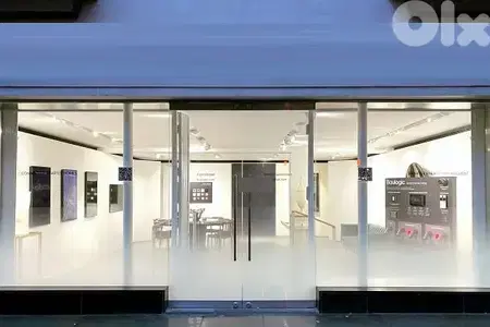 SPACIOUS SHOWROOM IN VERDUN PRIME | 4 FACADES | 350SQ | BTR-167