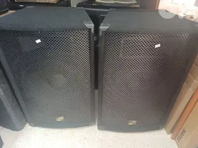 2 speaker 15" not powered used like new