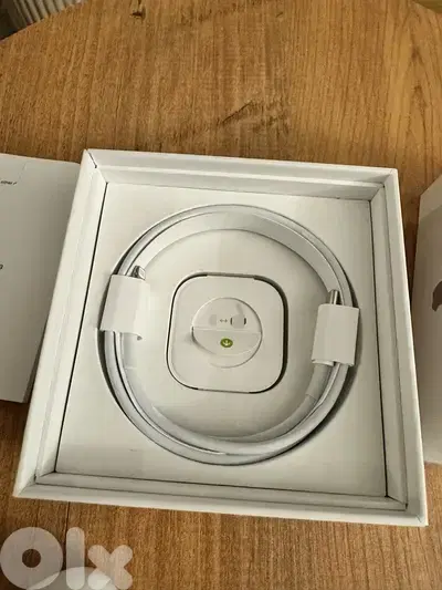 Apple AirPods Pro (1st gen) with Wireless Charging Case