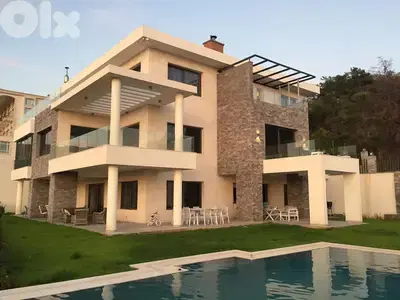 Luxury Villa for Sale in Meshref فيلا فاخرة للبيع في مشرف