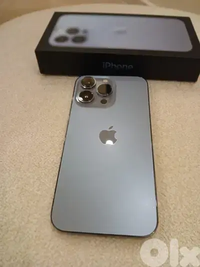 iPhone 13pro 256g very clean zero scratch with box