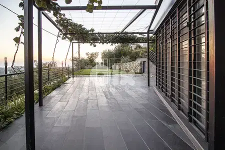 Modern Furnished chalet with Garden in kfardebian