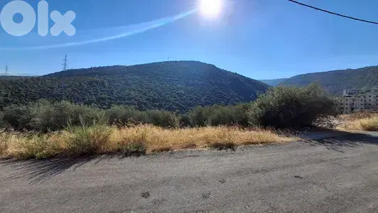 Land for sale in Bziza - أرض للبيع في بزيـزا