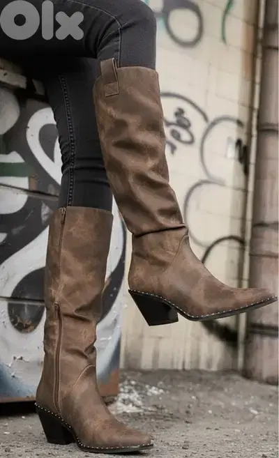 BOOT SIZE 37 worn once