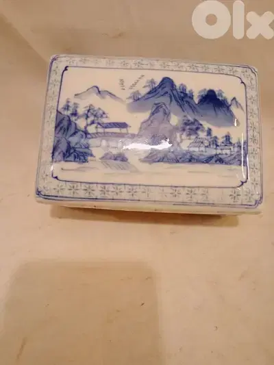صندوق بورسلان صيني أنتيك