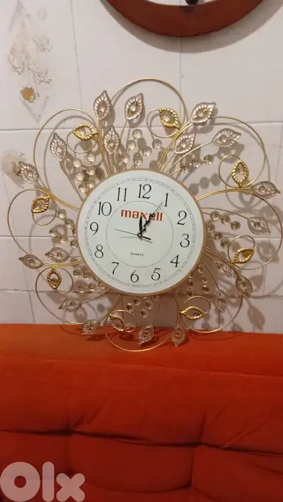 ساعه دهبيه