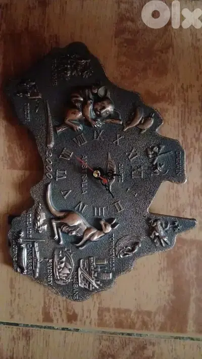 ساعه انتيك ماشيه تمام