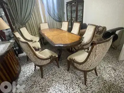 طاولة سفرة ٨ كراسي