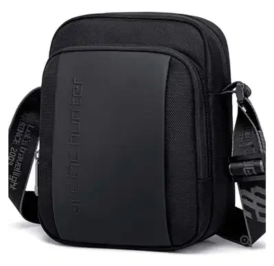 Arctic hunter shoulder bag