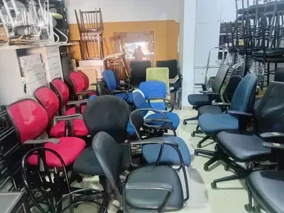 كراسي مكاتب اوروبي بار معهد شبه جديدي كراسي مكاتب اوروبي بار معهد شبه جديدي