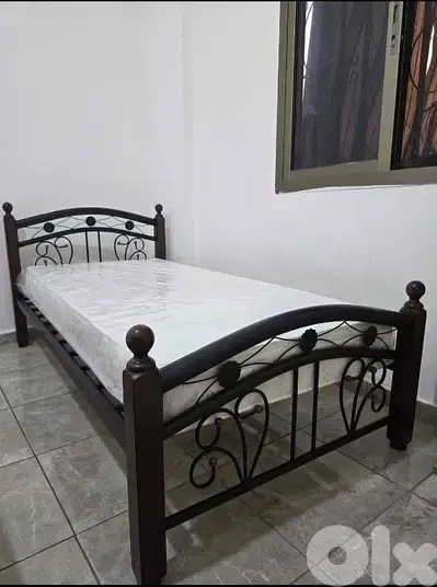 تخت مفرد عرض 100 ماليزي تقيل فرفجيه خشب سميك وحديد سميك تخت مفرد عرض 100 ماليزي تقيل فرفجيه خشب سميك وحديد سميك