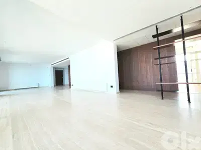 RA25-4539 Super Deluxe Apartment 250m for Rent in Ras Beirut