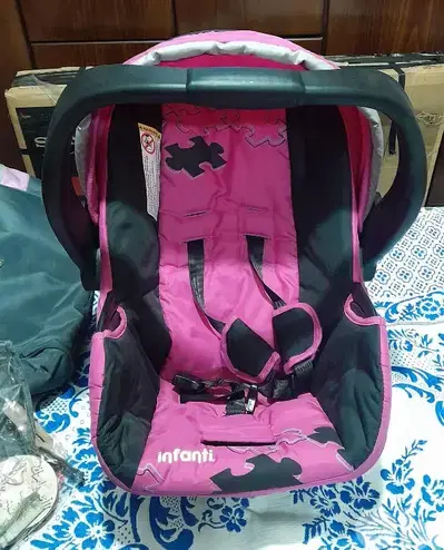 pink car sear