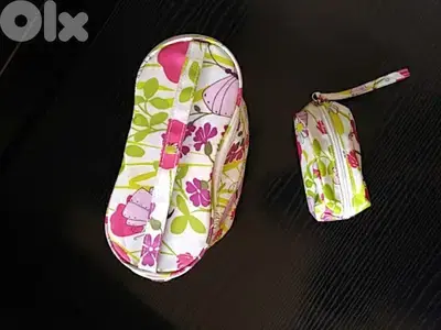 Make-up pouch bags (Clinique brand) - Not Negotiable