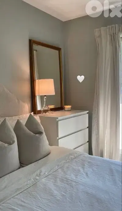 white Dresser