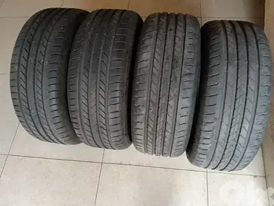 4 tires good year run flat 235/45/19