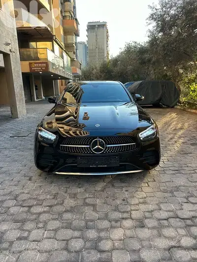 Mercedes E 350 AMG-line 2021 black on black (clean carfax) Mercedes E 350 AMG-line 2021 black on black (clean carfax)