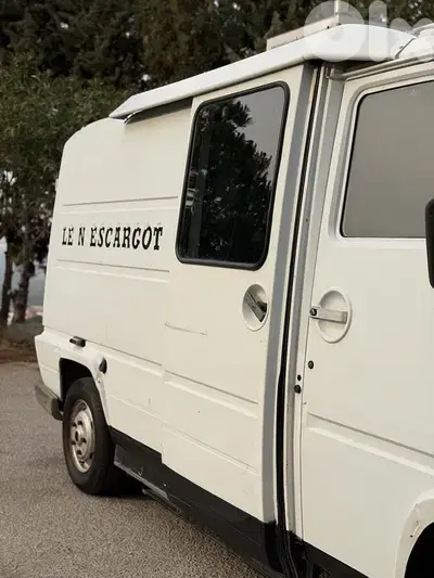 Fully Equipped Food Truck for Sale – Brand New Condition