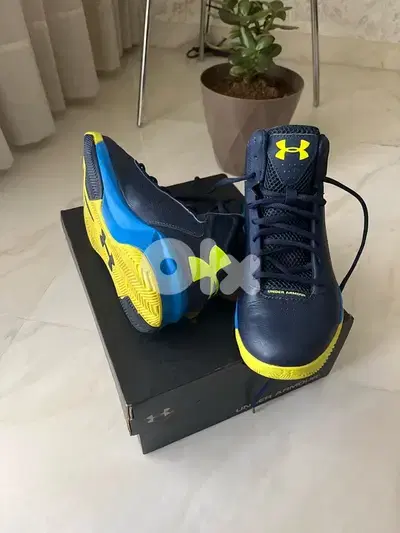 Underarmer basketball shoes