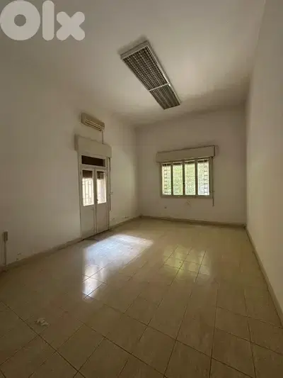 300sqm apartment for rent in Hamra