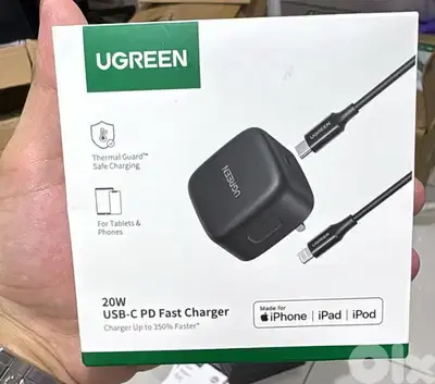 Ugreen 20w usb-c Pd Fast charger 3 pin with 1m lightning cable black