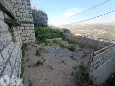Old House for Sale in Beit Mery
