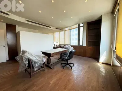 Office For Sale in Adlieh - مكتب للبيع في العادلية