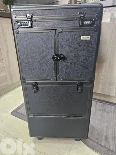 makeup box
